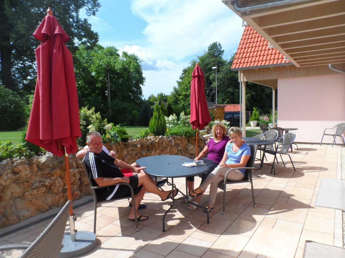 Pension Am Kirschgarten Goessweinstein Eksteriør billede